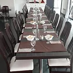 Logis Hotel Le Capricorne 3* Marmande