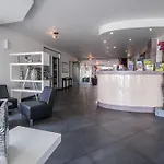 Logis Hotel Le Capricorne Hotel Marmande