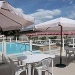 Logis Hotel Le Capricorne 3*