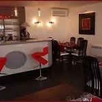 Logis Hotel Le Capricorne 3* Marmande