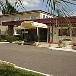 Logis Hotel Le Capricorne 3* Marmande