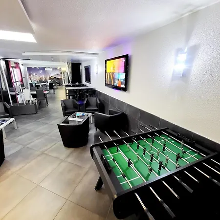 Hotell Logis Le Capricorne 3*