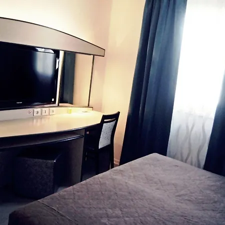 Logis Le Capricorne Hotell Marmande