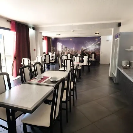 Logis Le Capricorne 3* Marmande