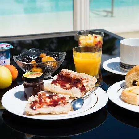 Hotell Logis Le Capricorne