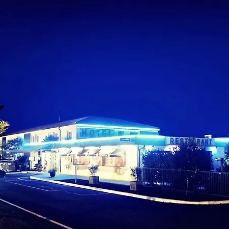 Logis Le Capricorne Hotel