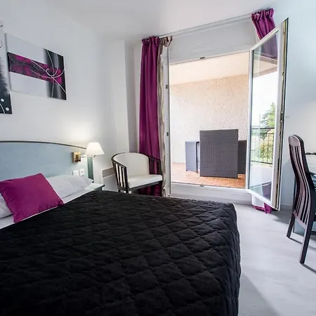Logis Le Capricorne Hotell