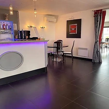 Logis Le Capricorne Otel Marmande