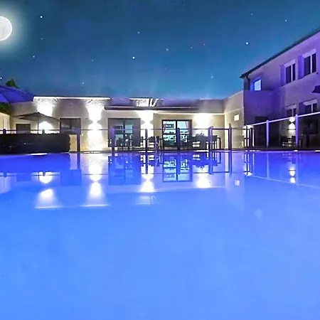 Logis Le Capricorne Otel