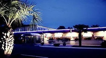 Hotell Logis Le Capricorne 3*