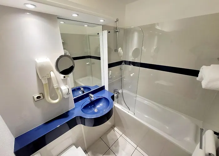 Logis Hotel Le Capricorne Hotel Marmande