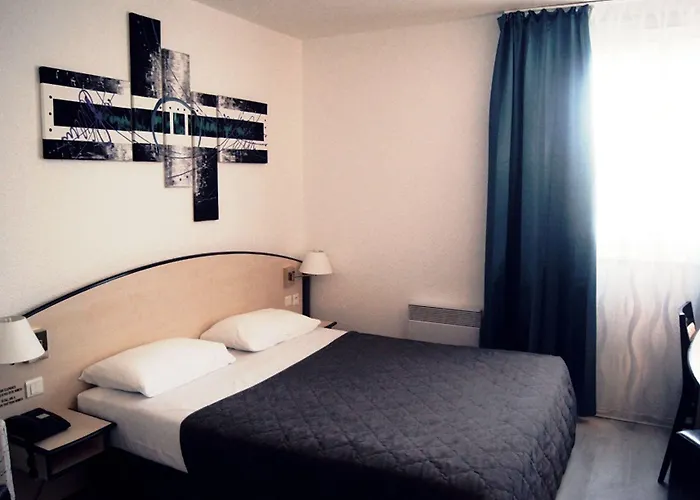 Logis Hotel Le Capricorne Hotel Marmande