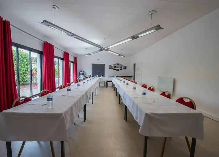 Hotel Logis Hotel Le Capricorne