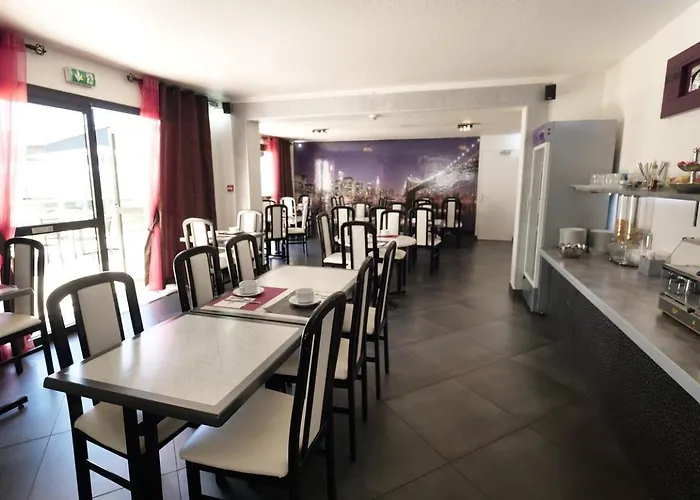 Logis Hotel Le Capricorne 3* Marmande