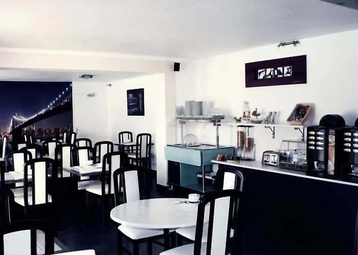 Hotel Logis Hotel Le Capricorne Marmande