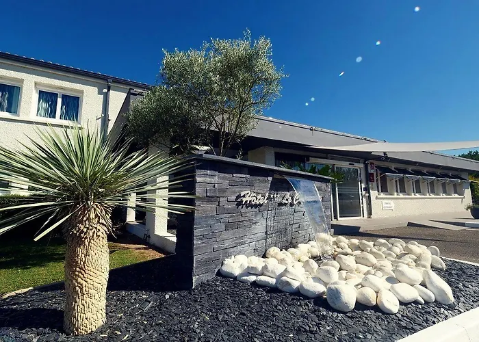 Logis Hotel Le Capricorne Hotel
