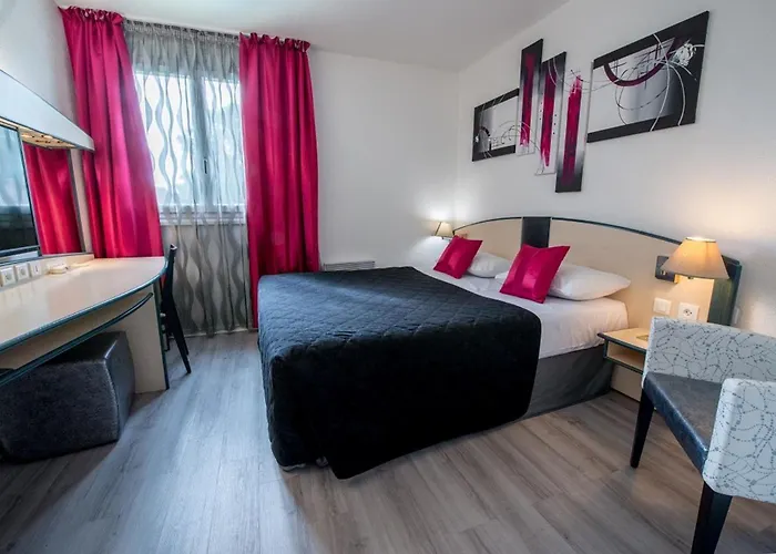 Hotel Logis Hotel Le Capricorne 3*