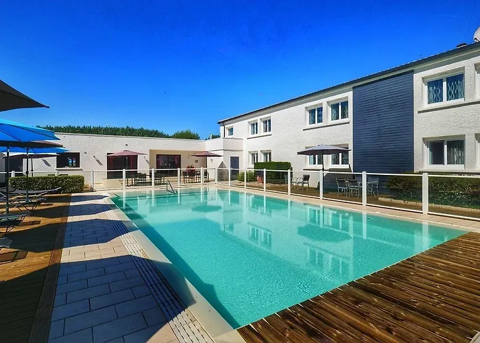 Logis Hotel Le Capricorne 3*