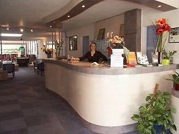 Logis Hotel Le Capricorne Hotel Marmande