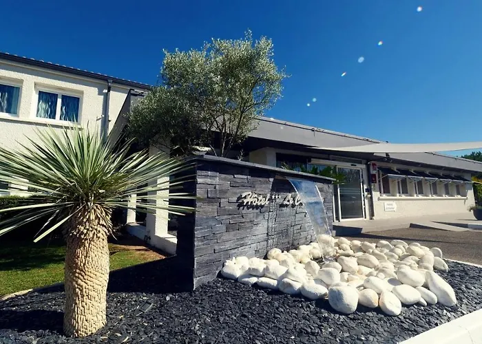 Hotel Logis Hotel Le Capricorne