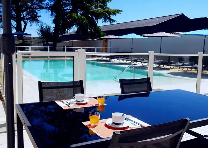 Logis Hotel Le Capricorne 3* Marmande